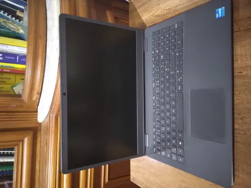 PC portable DELL bon Etat i3-11eme / 1T hdd+ 256 ssd / 12 gb ram