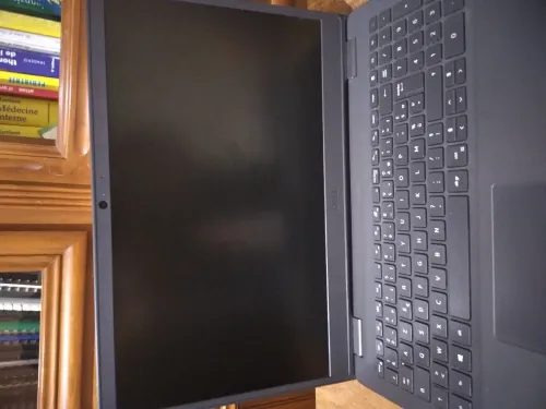 PC portable DELL bon Etat i3-11eme / 1T hdd+ 256 ssd / 12 gb ram