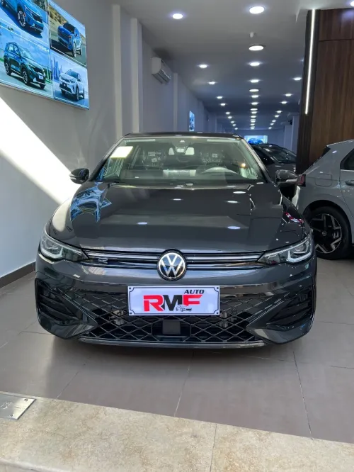 Volkswagen Golf 8.5 2025 Black Pack Black + SONO + DATA SHOW