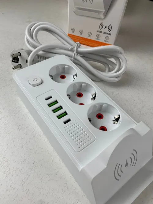 Multiprise 3 SOCKET 2500W avec USB, Type-C et chargement sans fil  مقبس طاقة وشاحن لاسلكي