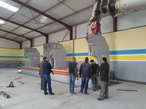 MACHINES INDUSTRIELLES CNC