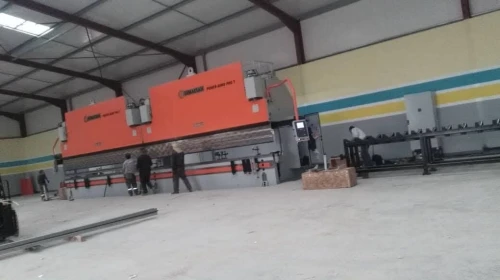 MACHINES INDUSTRIELLES CNC
