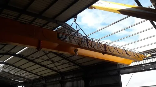 MACHINES INDUSTRIELLES CNC