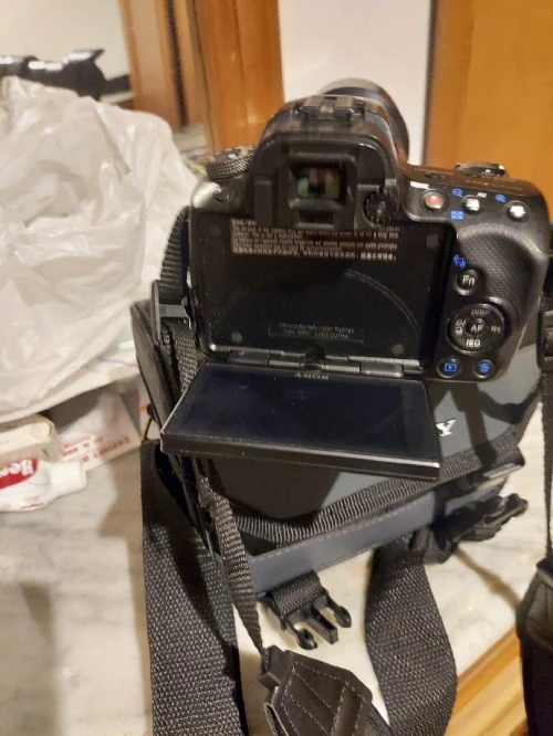 Appareil photo vidéo Sony pro avec sa pochette et chargeur venu d'Europe