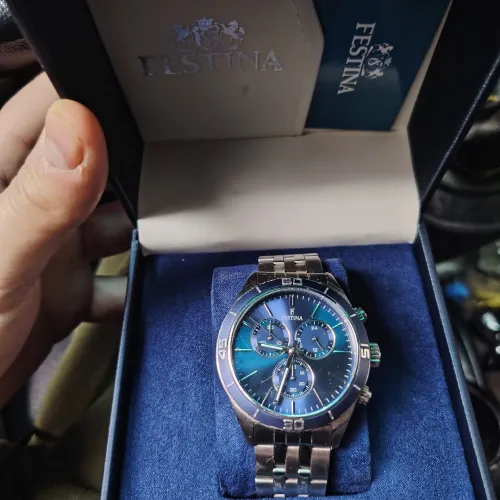 Montre festina original venu d'Europe