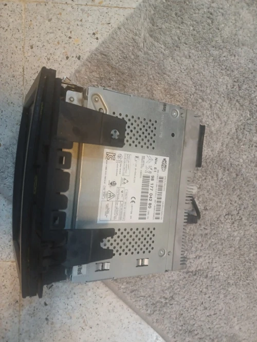 Poste auto radio mini-chaîne peugoet/ citroen 