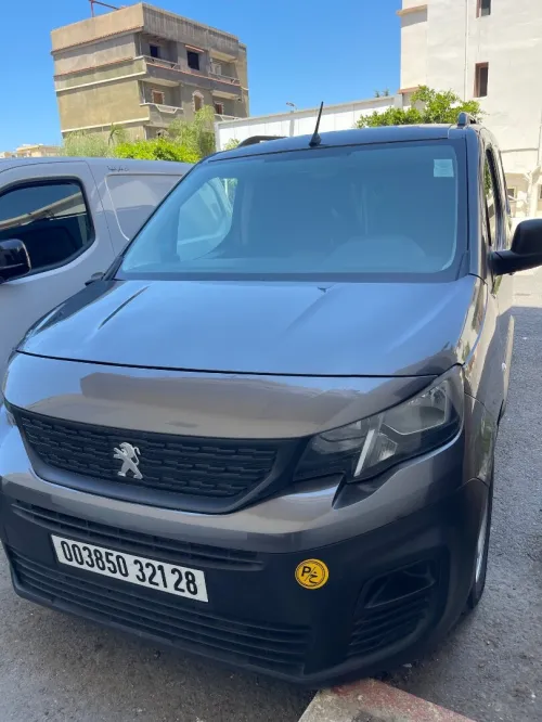 Peugeot Partner k9 2021 