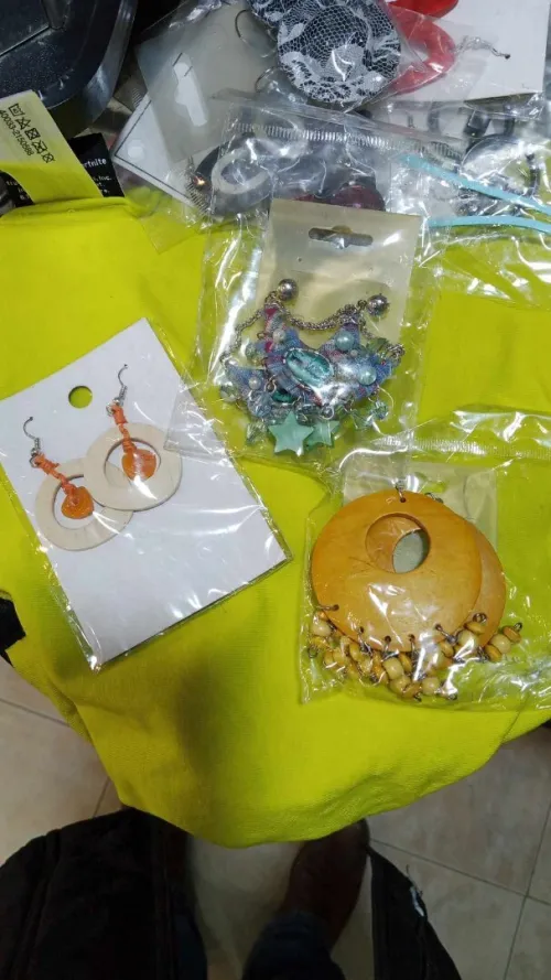 Boucles fantaisie indonésien importé  de France