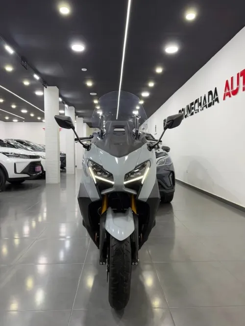 Yamaha Tmax 560 full options 2025