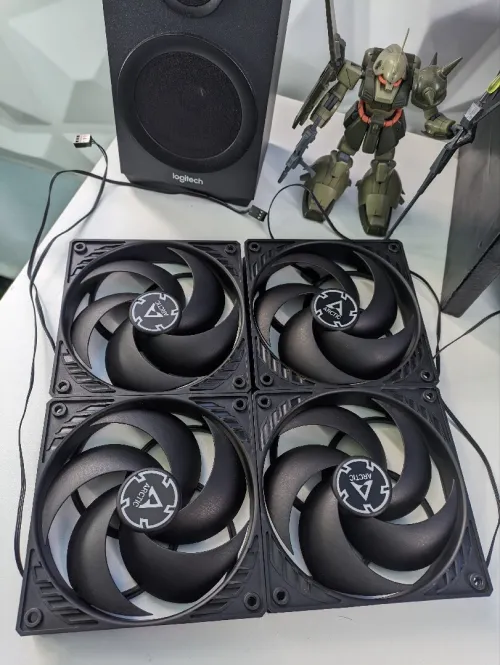 Fan Arctic p12