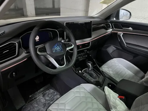 T Y R O N VW 2025 