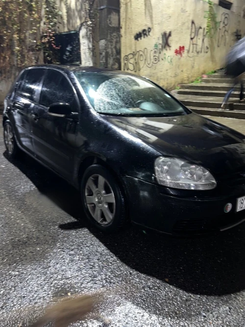 Volkswagen Golf 5 2008 1.9tdi la 105ch