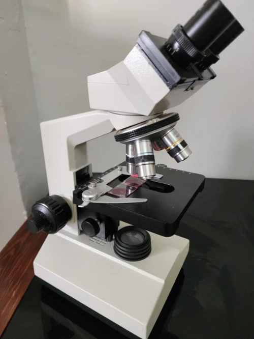 Microscope  médical 