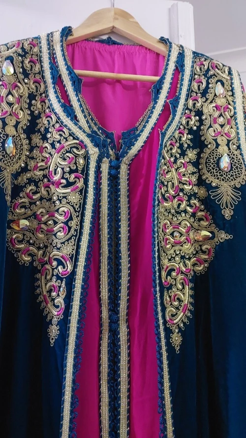 Caftan marocain 03 pièces à louer / Livraison gratuite pour Alger et Blida