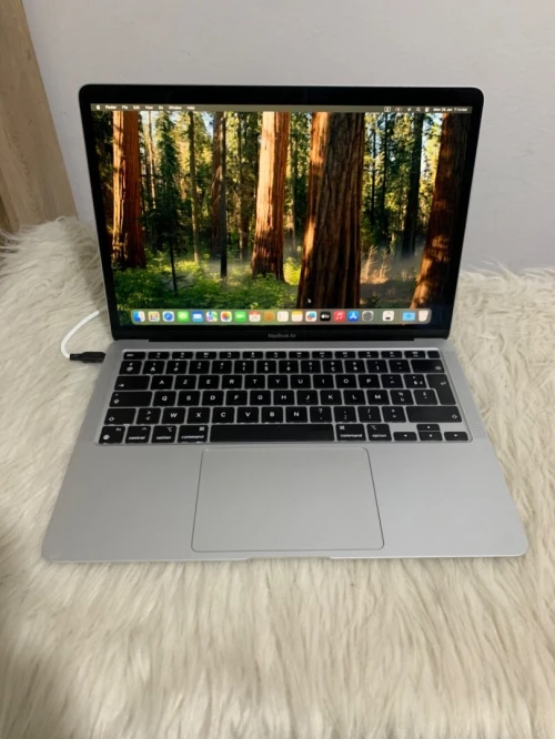 Macbook air 2020 M1 8/256 cycle 170 libire