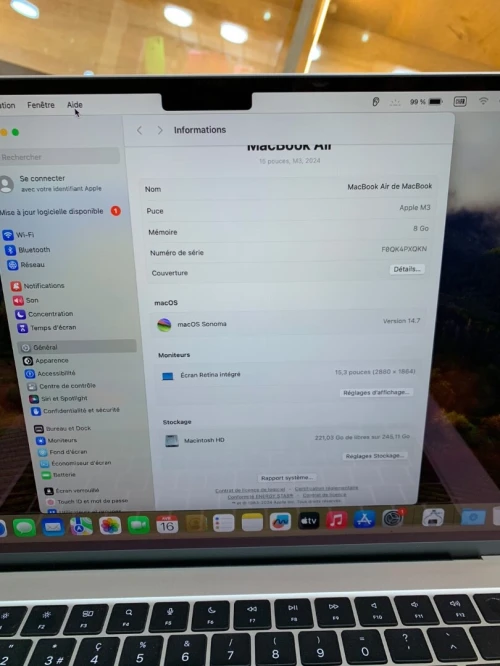 Macbook Air 2024 M3 15pouce 8/256 cycle 10 libire officiel