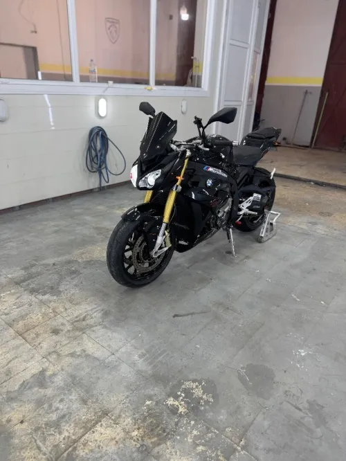 BMW S1000r 