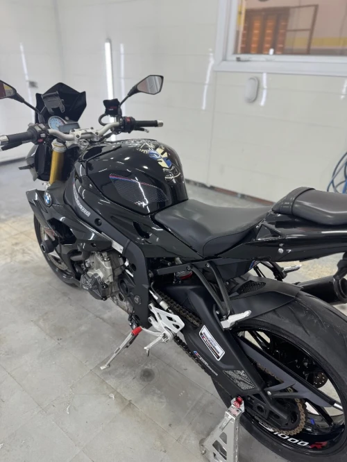 BMW S1000r 