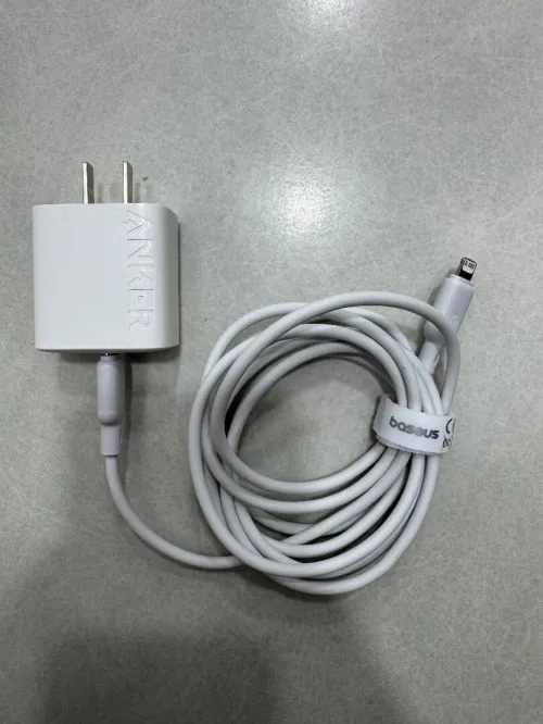 Chargeur anker et cable lightning baseus original