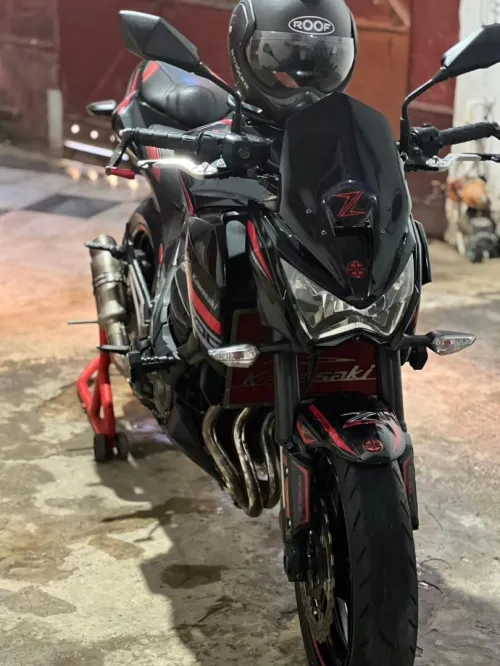 Kawasaki Z800 R 2015