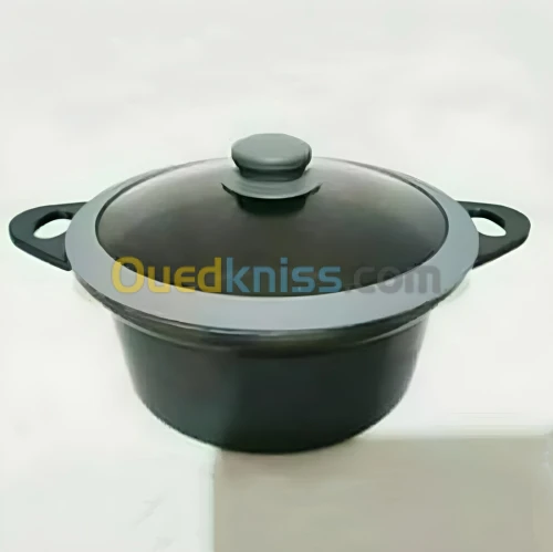 Faitout + Poêle + Sauteuse fabriqué en pierre de la marque Kitchen Pro. Très bon état 