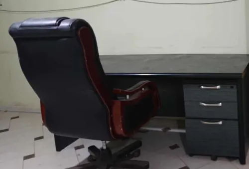 Bureau et fauteuil Bureau