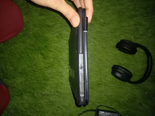 Laptop LENOVO