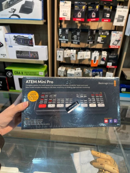 Mélangeur streaming blackmagic atem mini pro