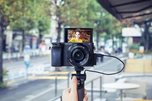 Mirrorless Caméra SONY ALPHA A6400 (16-50mm Kit)