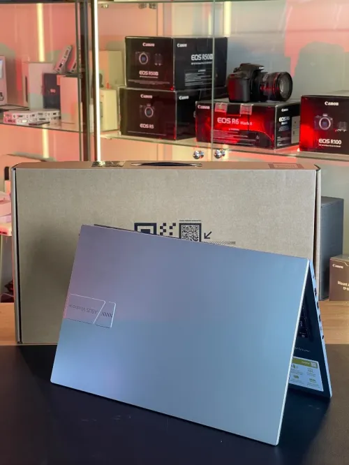Asus Vivobook 15 - Intel Core i7-13700H - 8GB RAM - 512GB SSD