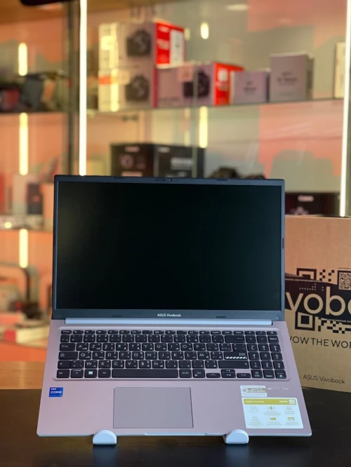 Asus Vivobook 15 - Intel Core i7-13700H - 8GB RAM - 512GB SSD