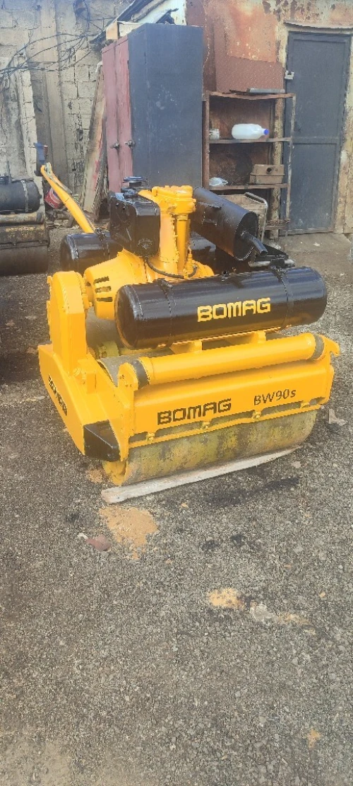 Compacteur bomag 90 