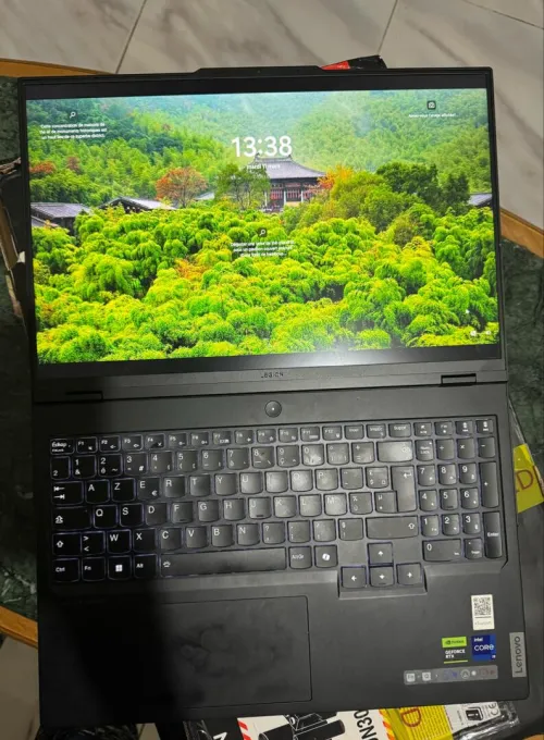 LENOVO LEGION  PRO 7 i