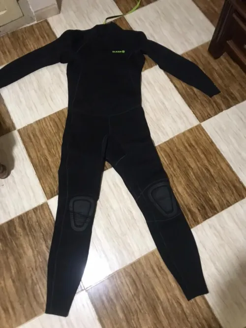 Tenu de surf combinaiso