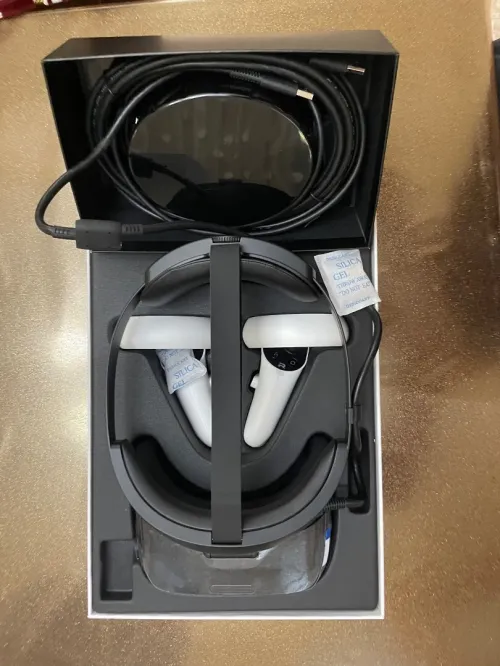 VR / VR نظارات الواقع الافتراضي DPVR E4 casque VR Pour Pc neuf jamais utilisé 120hz 4k (Caba) لافار