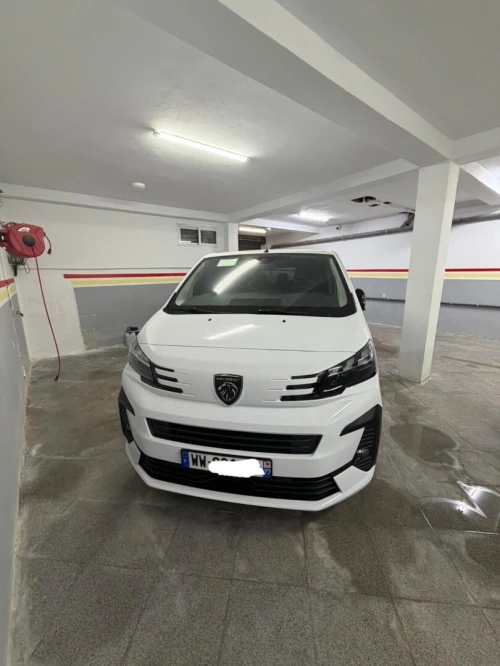 Peugeot Traveller 2025 VIP