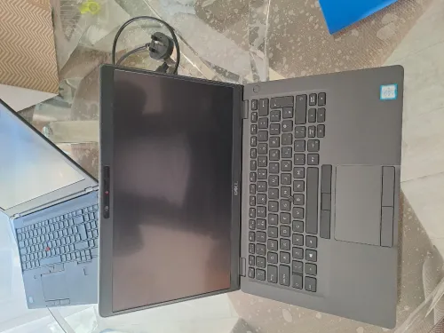 DELL 5400 I7, G8 TOUCHSCREEN