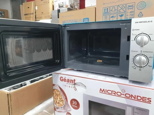 Micro-ondes géant 20L gris noir 