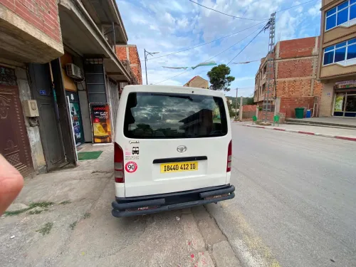 Toyota Hiace 15 place 2012