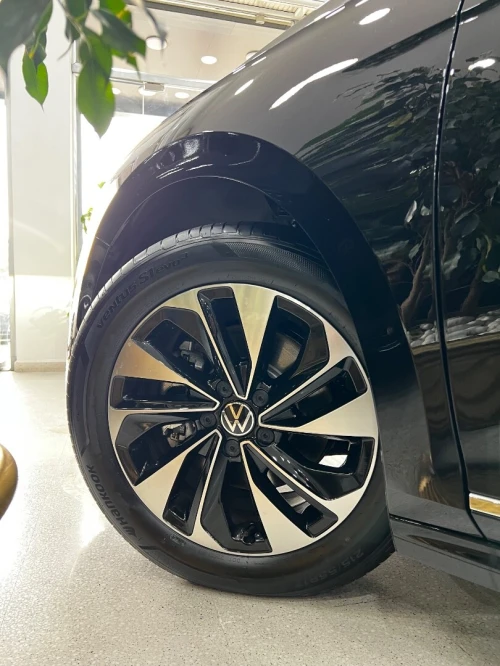 Volkswagen Passat 2025 PRO