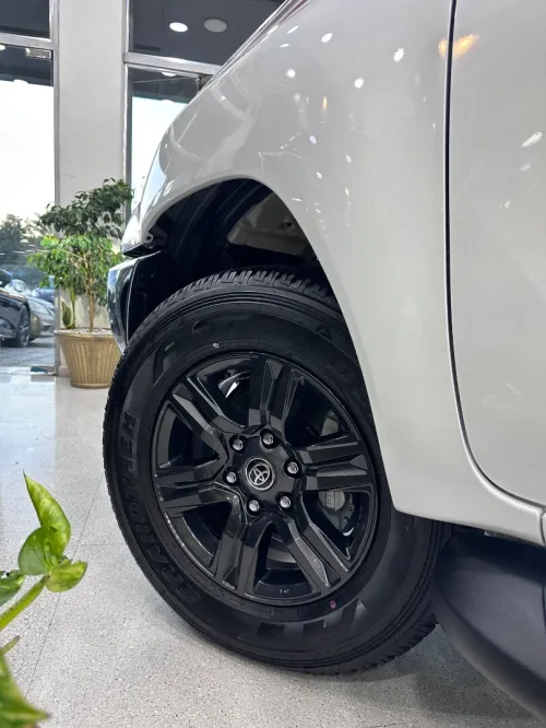 Toyota Revo  2025 Revo