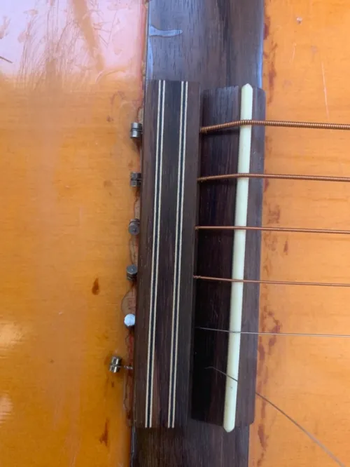 Vend guitare espagnole