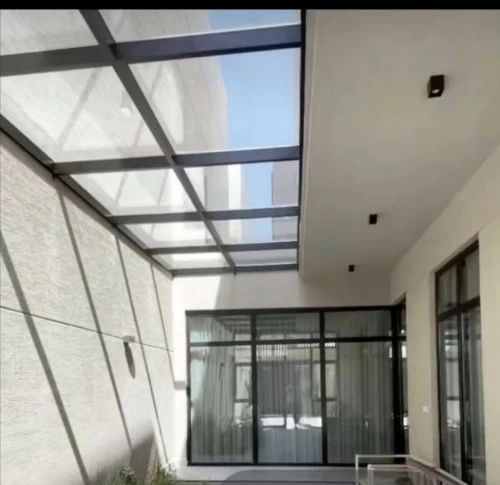 VERRIÈRES ET PERGOLAS EN ALUMINIUM