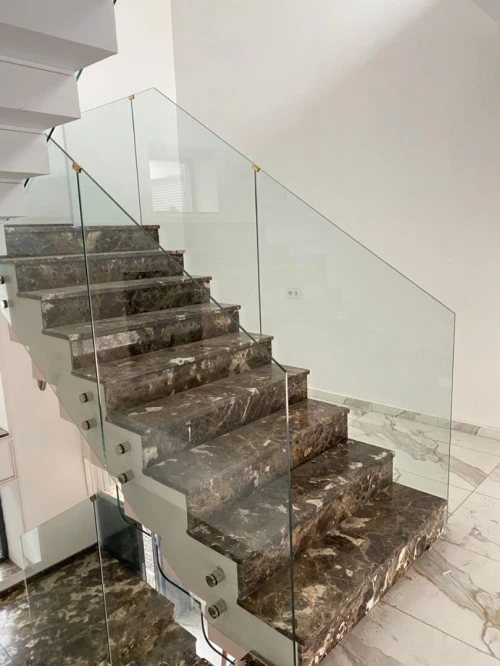 Rampe d'escalier en inox garde corps en inox et verre cabine de douche moderne