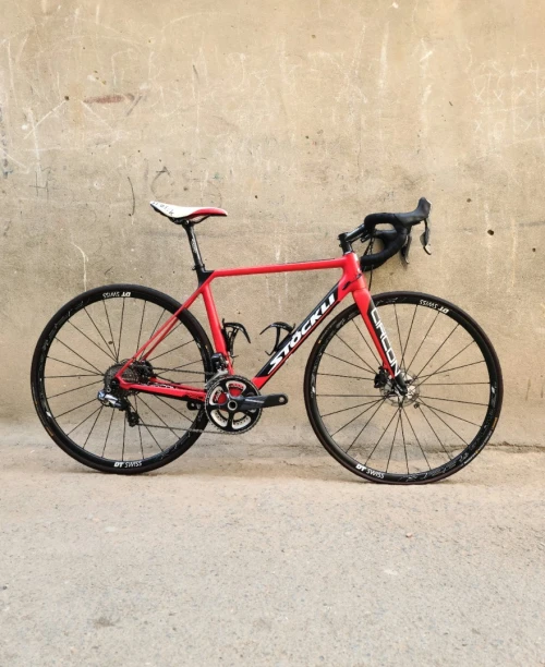 Des vélos d cours professionnels carbon et aluminum 