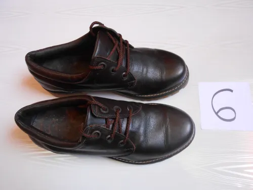 DES CHAUSSURES ORIGINAL