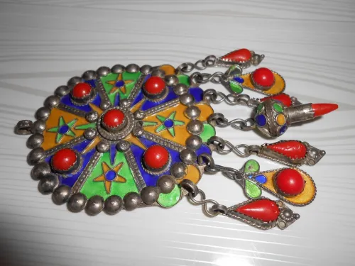 BROCHE EN ARGENT ANCIEN
