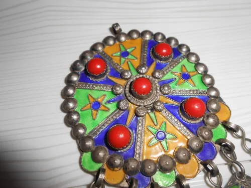 BROCHE EN ARGENT ANCIEN