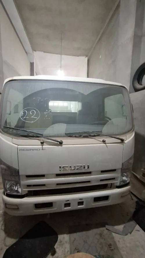 Isuzu Npr71 2025