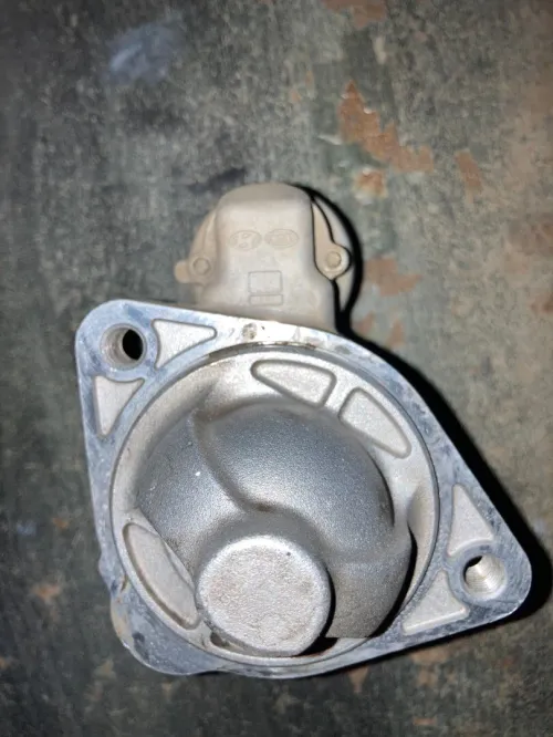 Démarreur d'origine KOREA Hyundai Accent RB 2017  Tél. 0540647992 - Manque porte charbon seulement